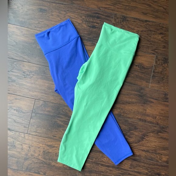 Power hold by fabletics bundle - Picture 3 of 7